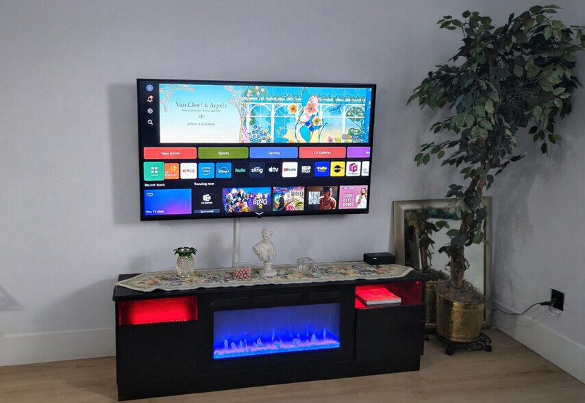 Building Photo - 11765 Glenfield Ave