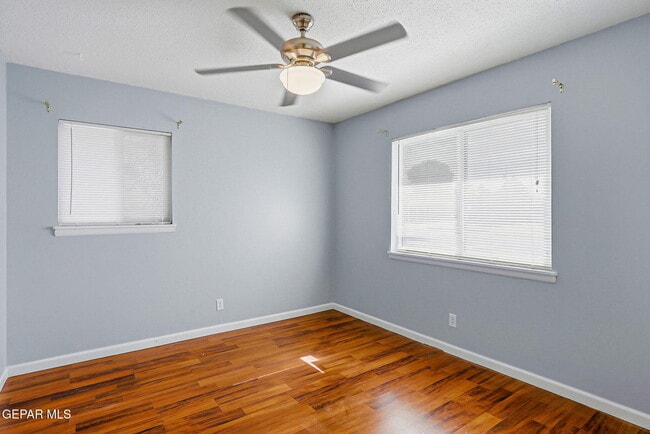 Building Photo - 3020 Wedgewood Dr