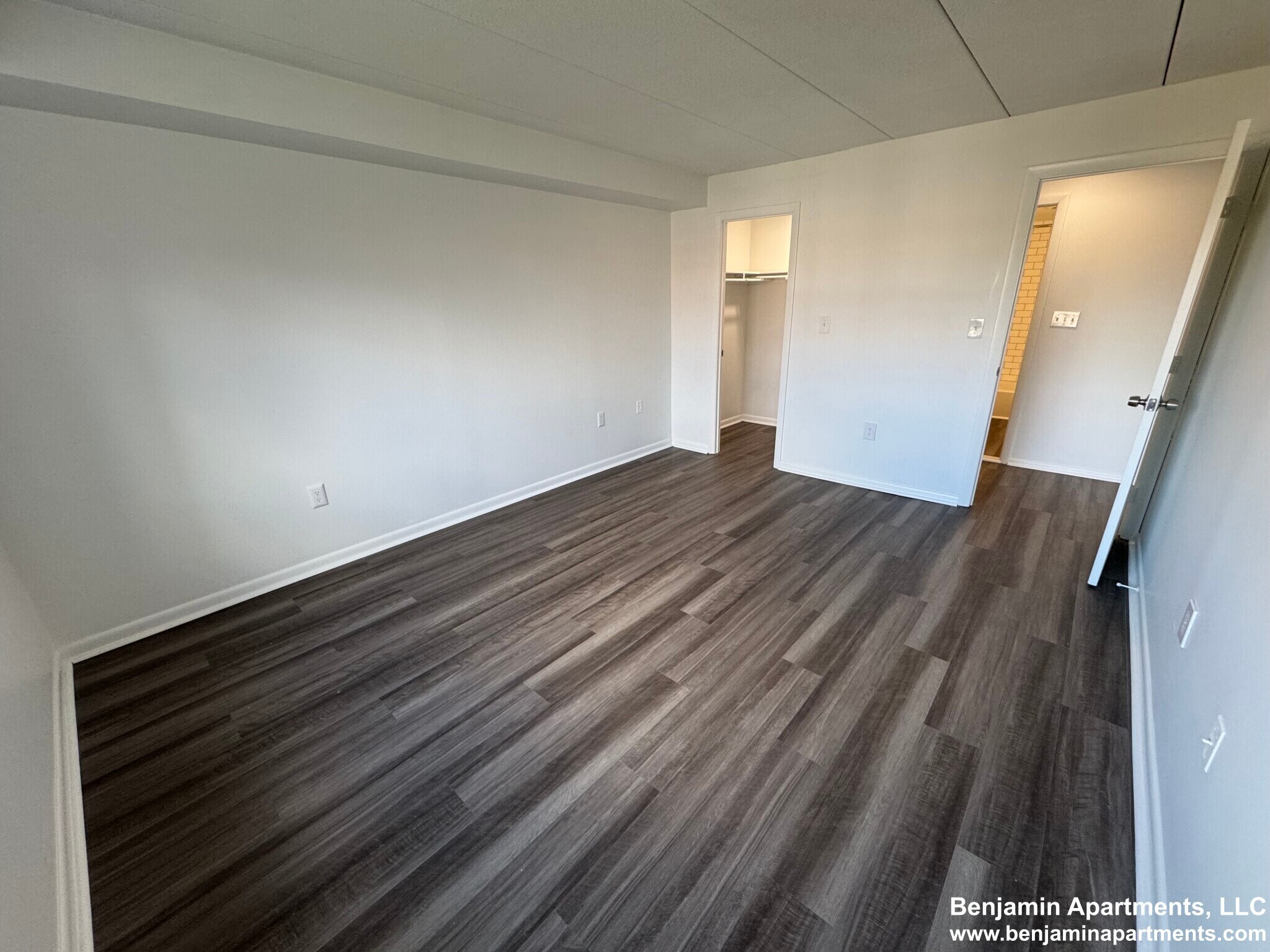 Building Photo - 51 Hill Rd