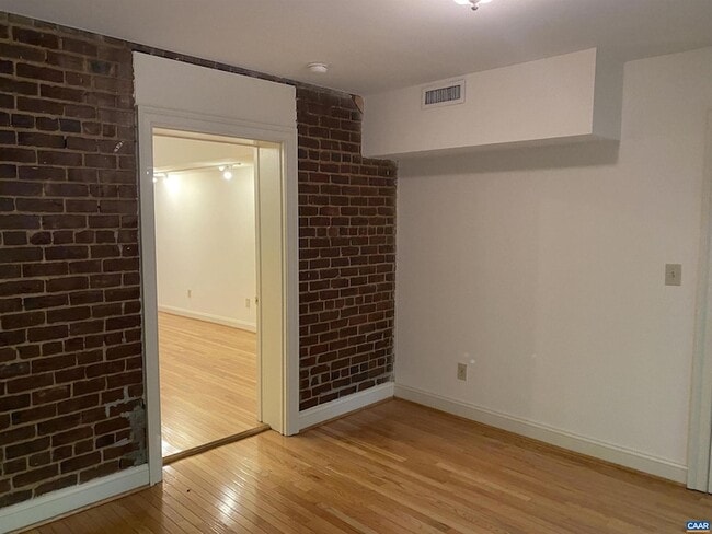 Building Photo - 415 2nd St NE