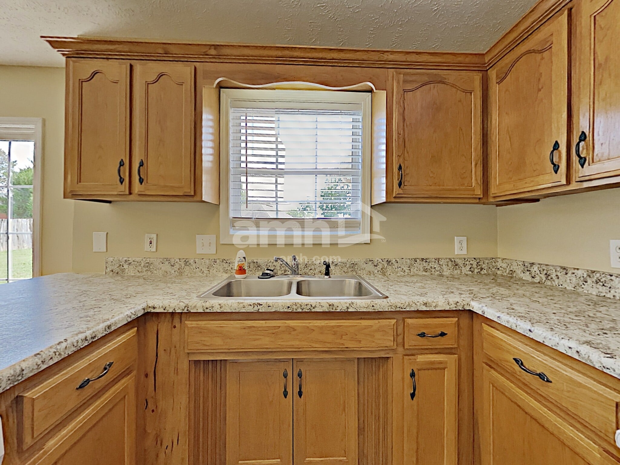 Building Photo - 9009 Lomond Dr