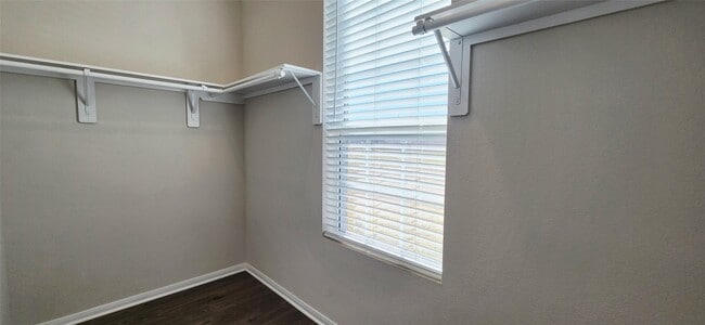 Building Photo - 422 Magnolia Ln