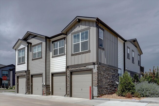 Building Photo - 137 Ambrose St