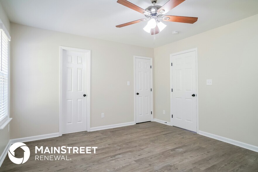 Building Photo - 220 Cross Current Ln