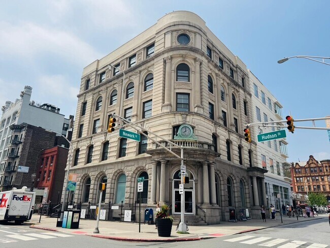 Building Photo - 102 Hudson St
