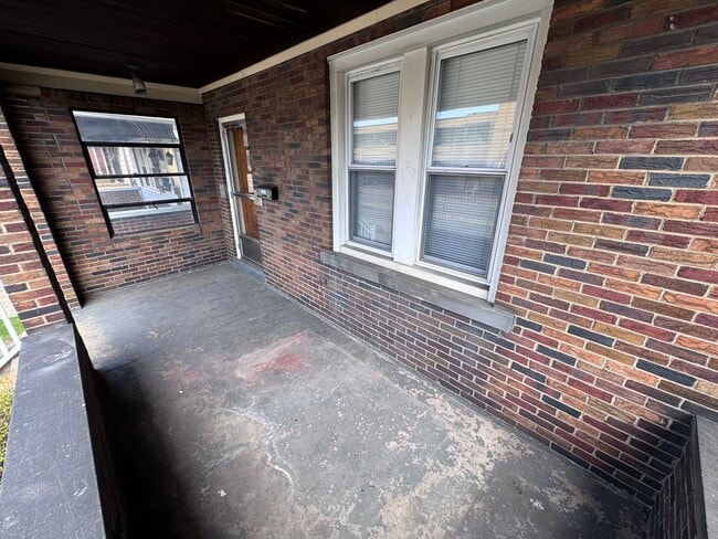 Building Photo - Gorgeous Fully Renovated 4-Bed 1-Bath House In Christy Park!!!