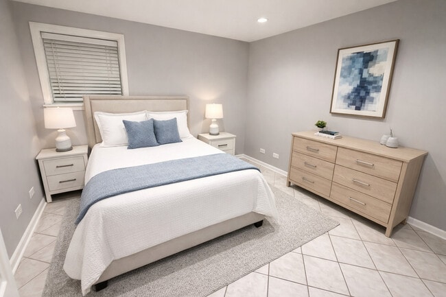 Building Photo - 2326 N Kostner Ave