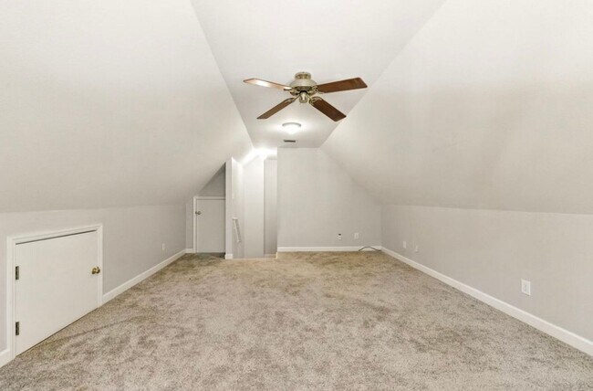 Building Photo - The Perfect Tallahassee 4 BR Family Home with Pool, Porch & Privacy