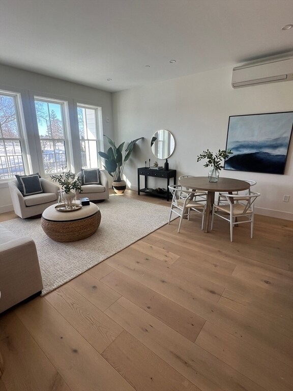 Building Photo - 105 Sea St