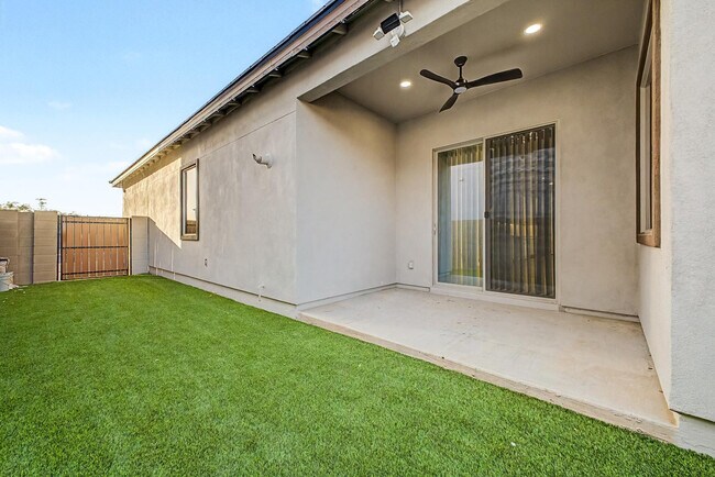 Building Photo - 1277 E Tonto Dr