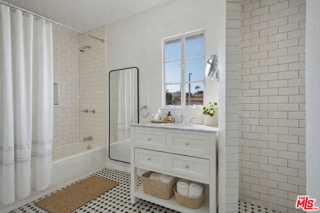 Building Photo - 3617 Homeway Dr