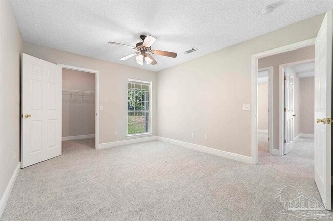 Building Photo - 6184 Green Acres Dr