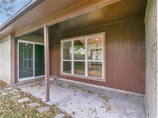Building Photo - 10427 Eagle Glen Dr