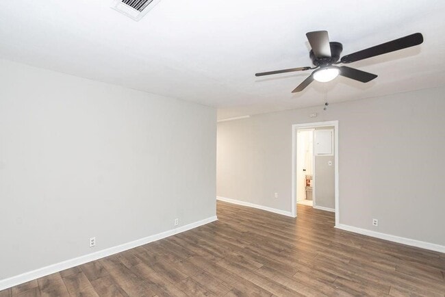 Building Photo - 2523 S Broadway St