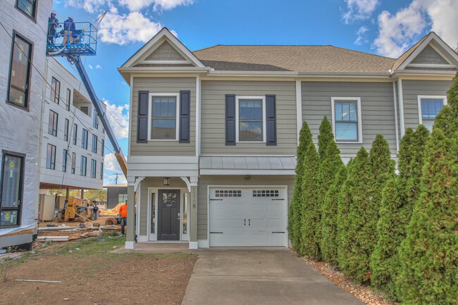 Building Photo - 1319B Pillow St