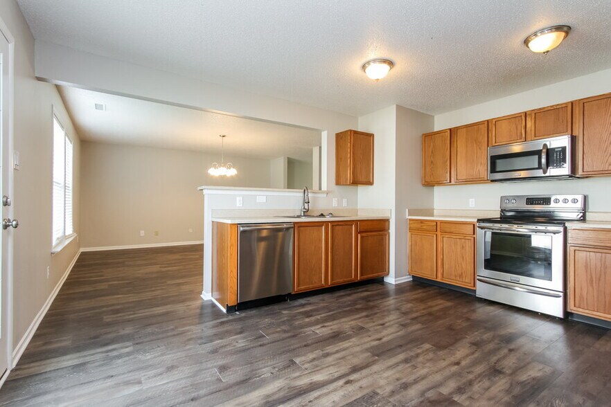 Building Photo - 8649 Hopewell Ct