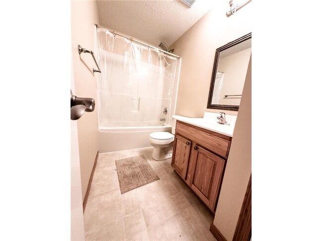 Building Photo - 5080 Yuma Ln N