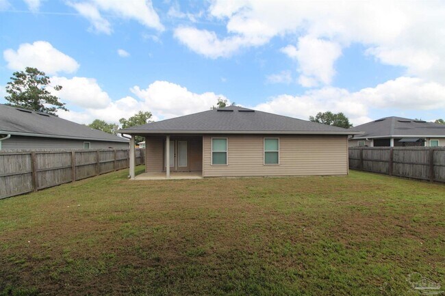 Building Photo - 5605 Peach Dr