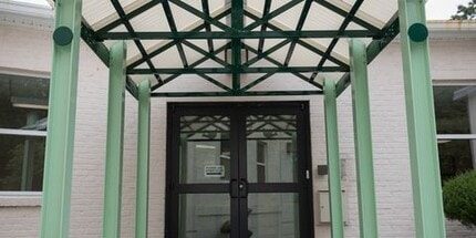 Building Photo - Montessori Living