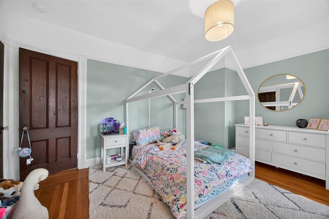 Building Photo - 121 Morris Ave