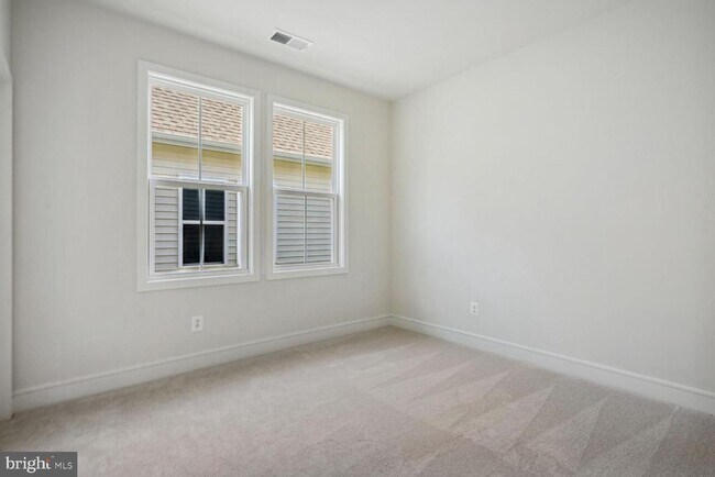 Building Photo - 23115 Glenwood Hts Cir