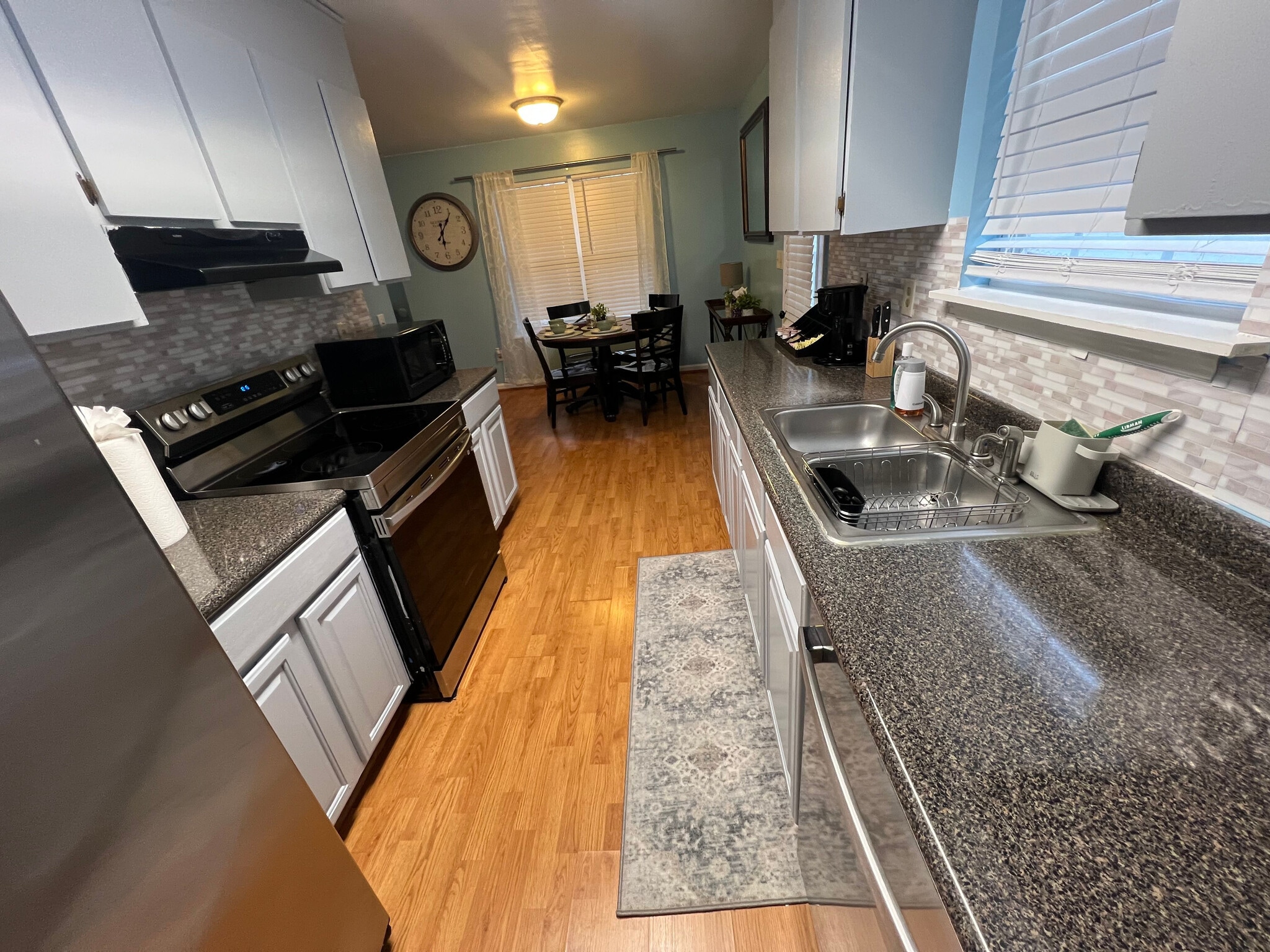 Building Photo - Room in House on Lancaster St