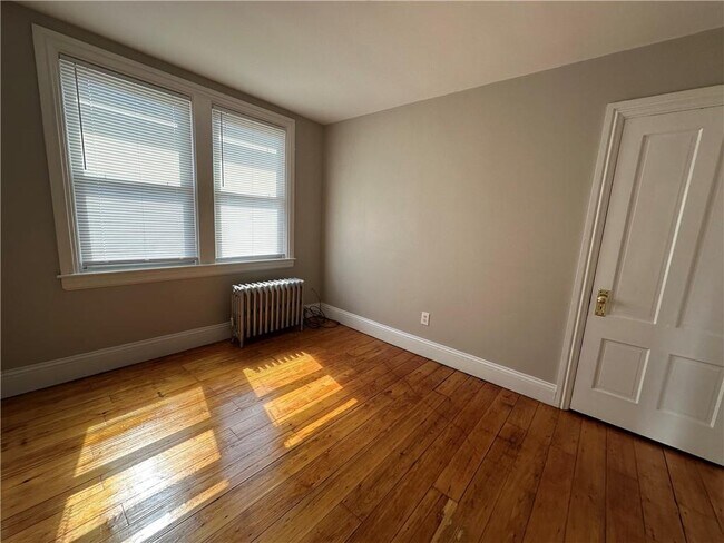 Building Photo - 1245 Cranston St