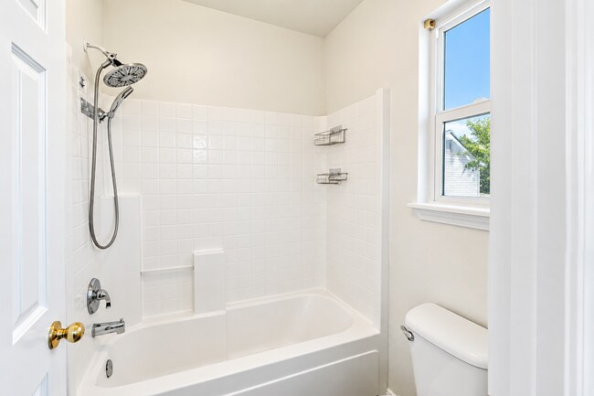 Building Photo - 3 Bed / 2 Bath Home on Quiet Cul-de-Sac