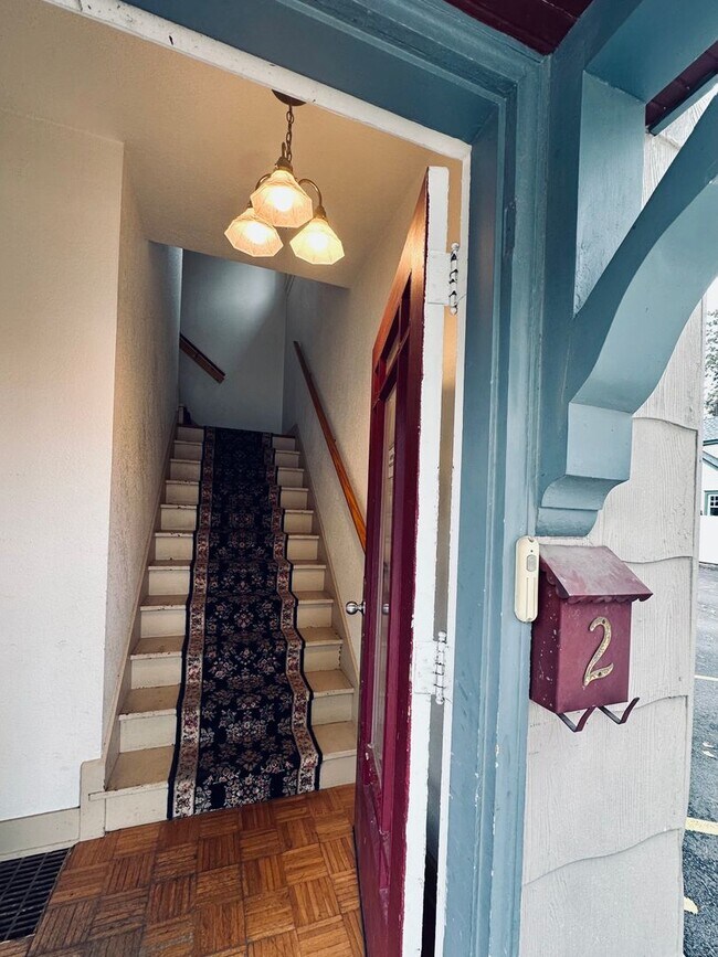 Building Photo - 1000-1003 W 25th Ave