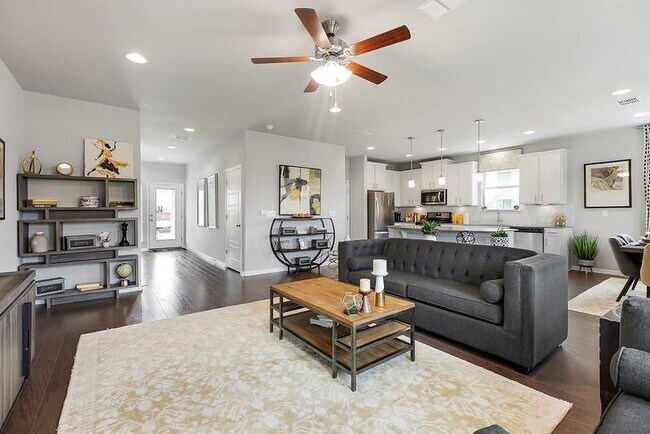 Building Photo - 420 Staunton Dr