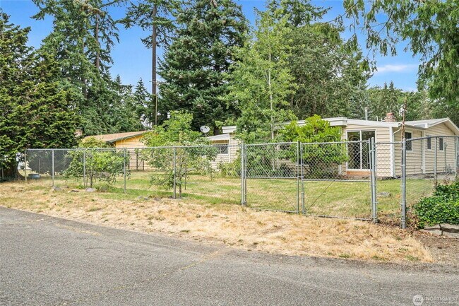 Building Photo - 11807 96th Ave SW