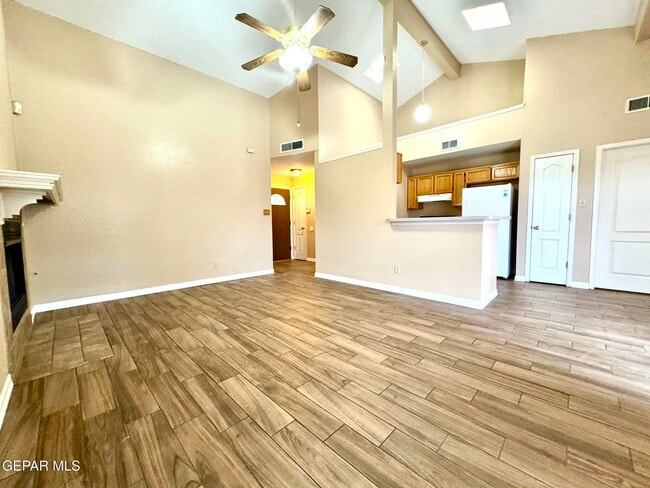 Building Photo - 12146 El Greco Cir