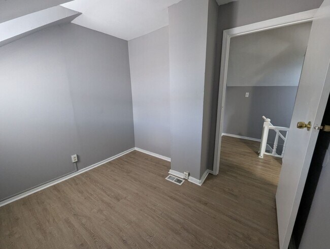 Building Photo - Live on Pennsylvania Ave – Get $100 Off Re...