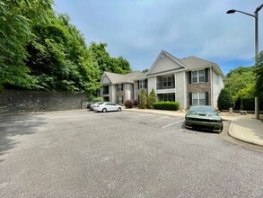 Building Photo - "206 Fountainhead Ln - Historic Downtown Fayetteville