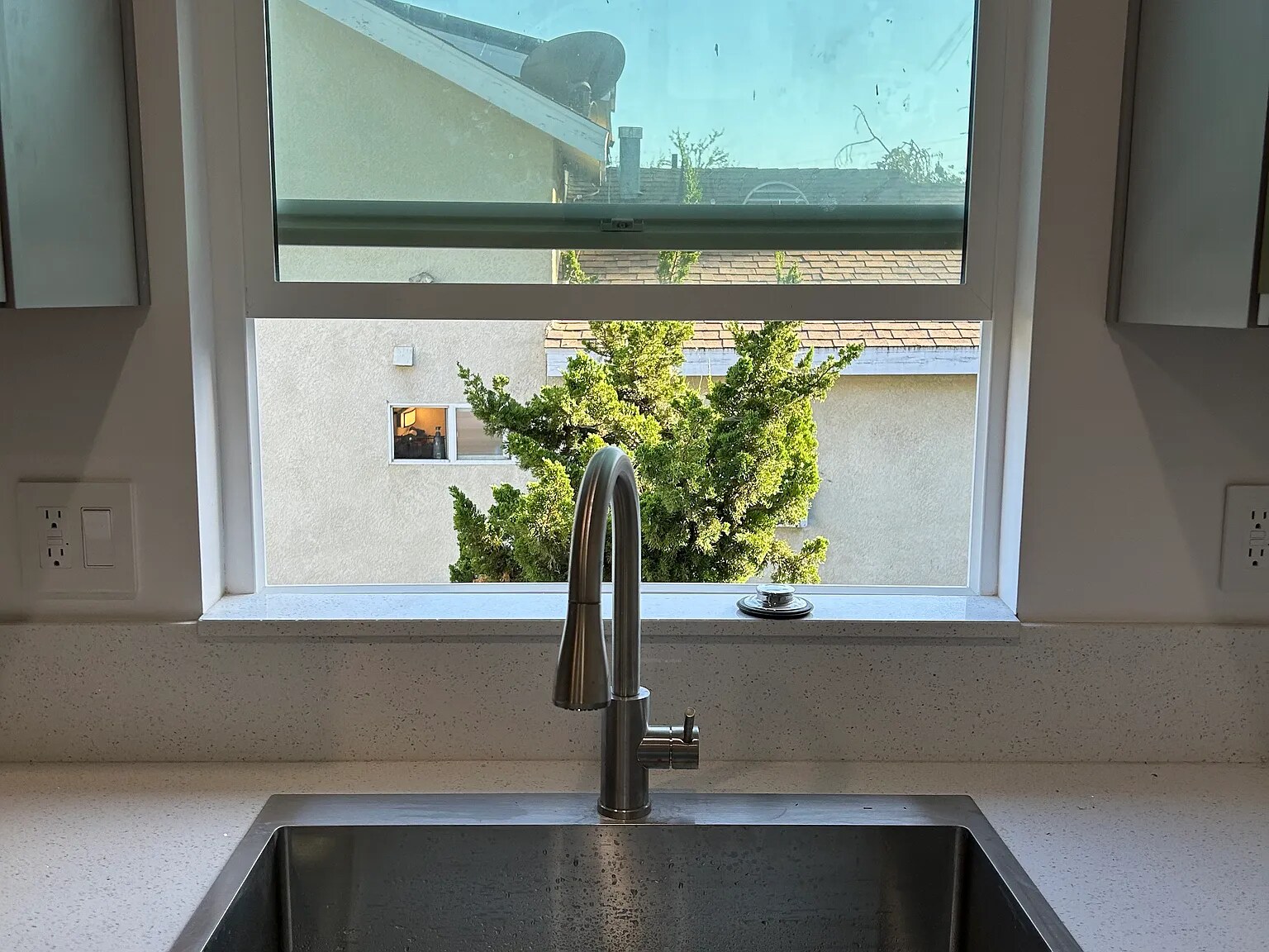 Building Photo - 2719 Alta St