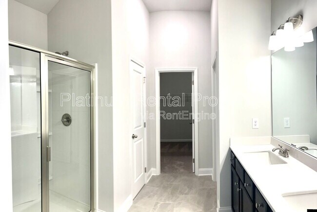 Building Photo - 4579 Silver Oak Dr SW
