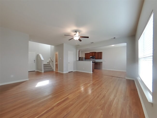 Building Photo - 216 Elm Patch Dr