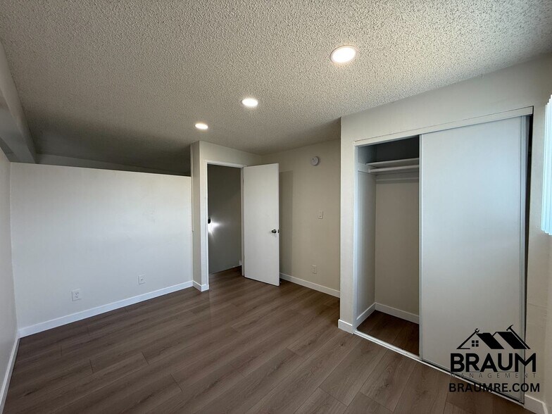 Building Photo - 13347 Victory Blvd