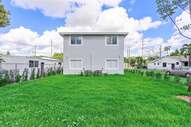 Building Photo - 2924 NW 58th St