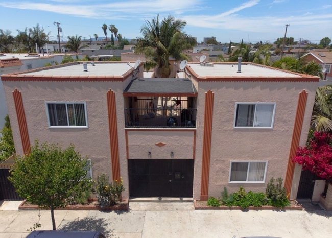 Building Photo - Charming 1 Bed 1 Bath Unit - Move in Speci...