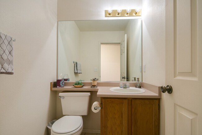 Building Photo - Spacious and Serene Home with Ideal Location near Parks, Trails, and Schools!