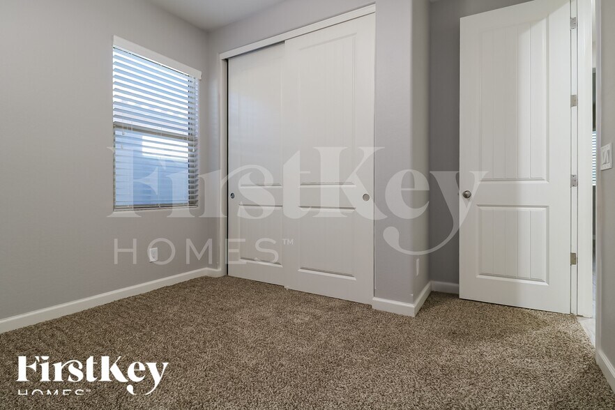 Building Photo - 19621 W Grant St