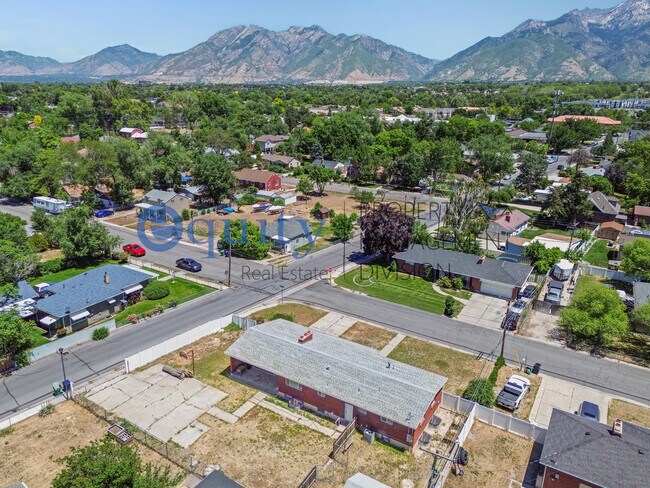 Building Photo - 8894 S 540 E