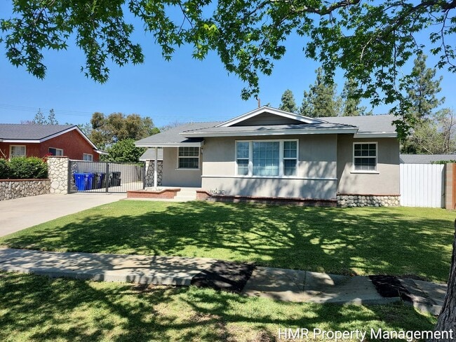 Building Photo - Beautifully Updated Single-Story Home