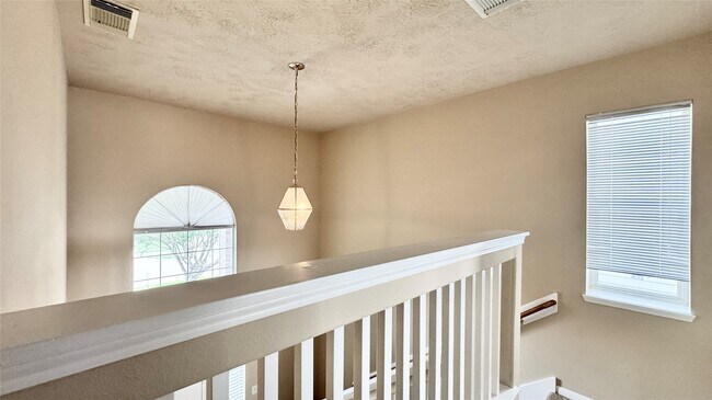 Building Photo - 11011 Northam Dr