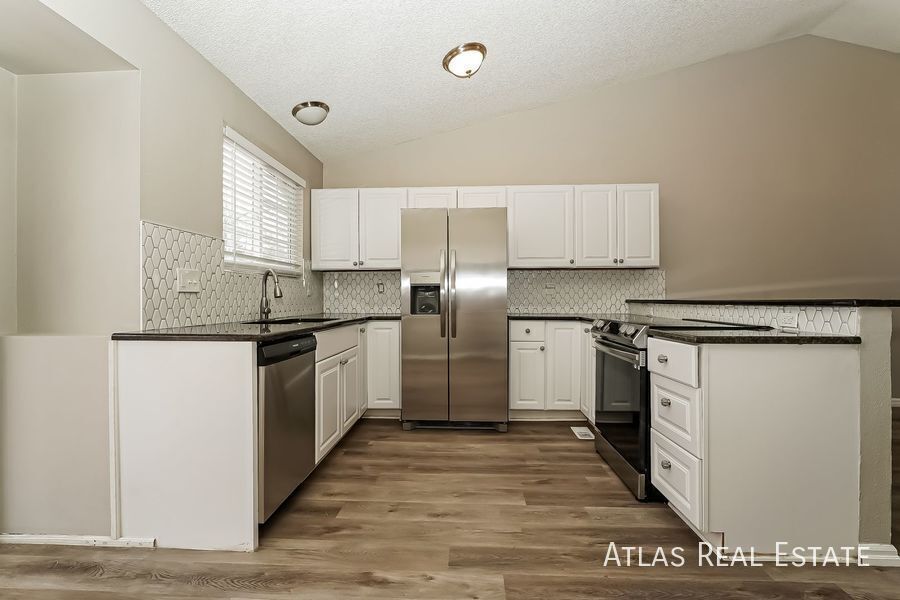 Building Photo - 4324 N Liverpool St