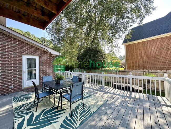 Building Photo - 948 Forest Lakes Cir