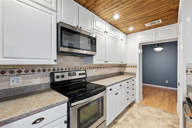 Building Photo - 644 Bellaire Dr