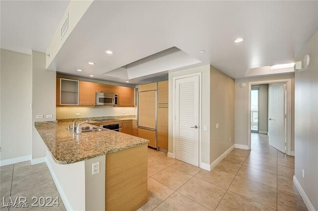 Building Photo - 222 Karen Ave