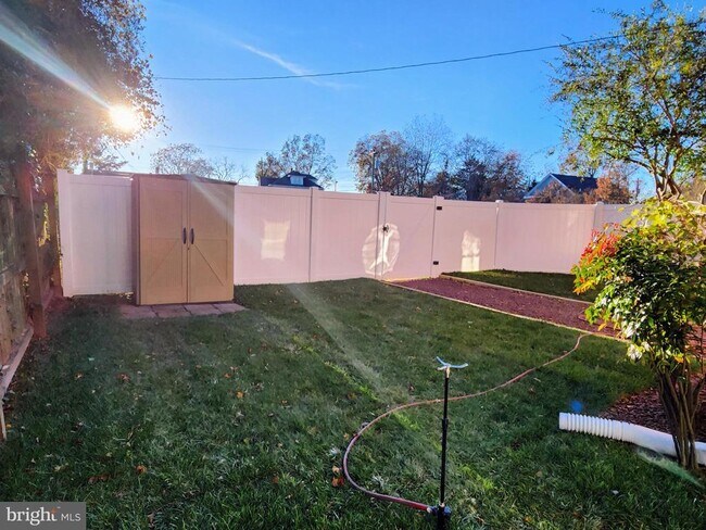 Building Photo - 114 N Pine St